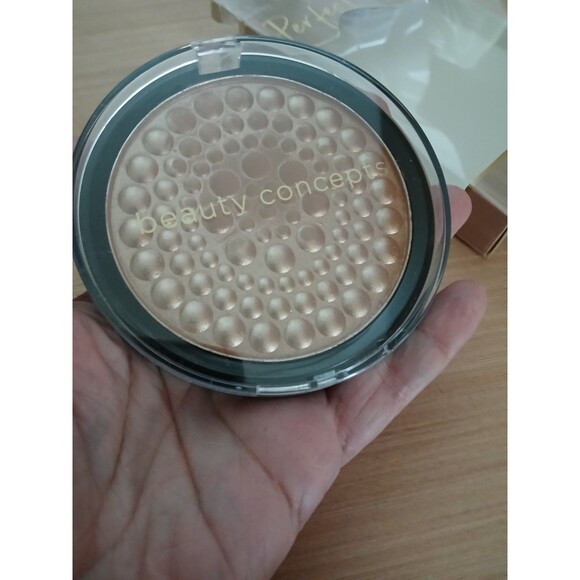 Beauty Concepts Perfect Bronze Ultra-Radiant Illuminating Bronzer NEW Open Box - Picture 3 of 8